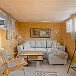 2 Bedroom Amazing In Holiday home Skibby